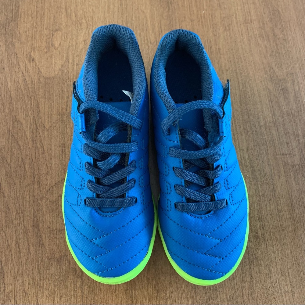 DECATHLON Boys unisex soccer shoes size 10.5